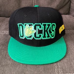Oregon Ducks SnapBack Fitted Black/Green